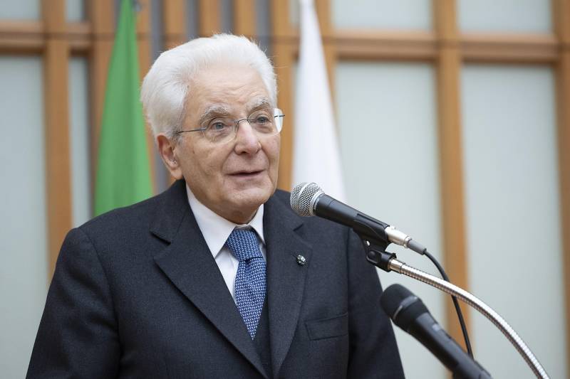 Ue, il monito di Mattarella: "L'Europa non arretri davanti alle difficoltà"