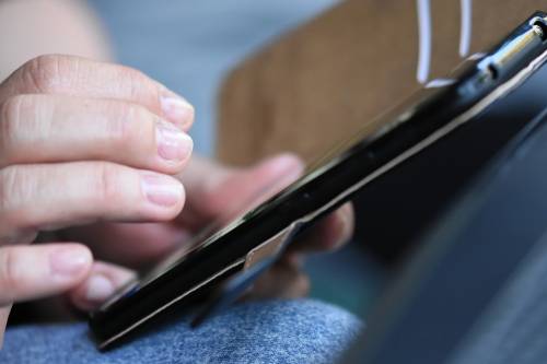 "Mamma, ci sono i ladri". Ragazzino di 12 anni sventa furto in casa