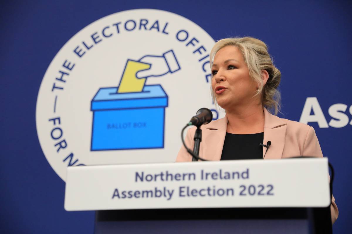 Intesa notturna tra repubblicani e unionisti. Belfast sorride