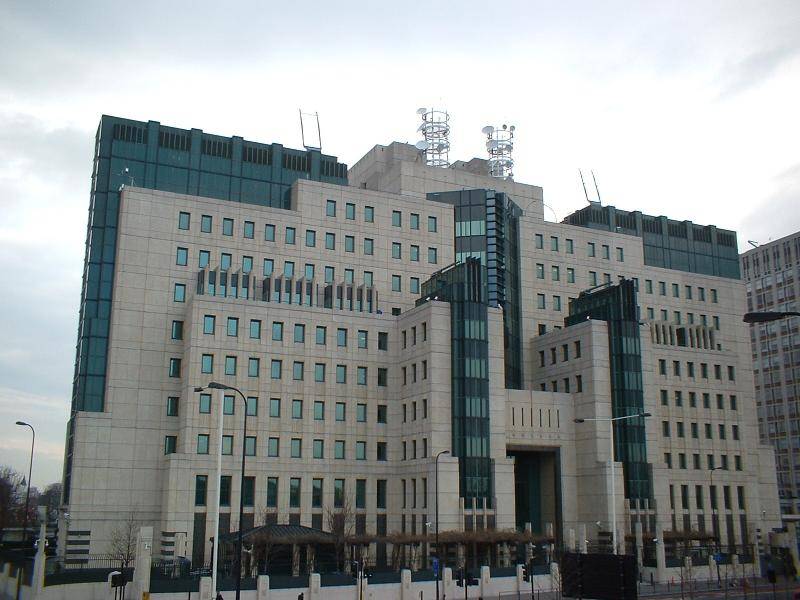 "Agenti segreti pronti a generare instabilità in Europa". L'allarme dell'MI6 sulla Russia