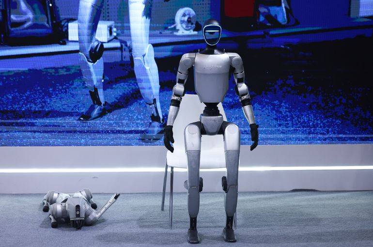 La Cina schiera i robot nella guerra commerciale con gli Usa: ecco il piano di Xi