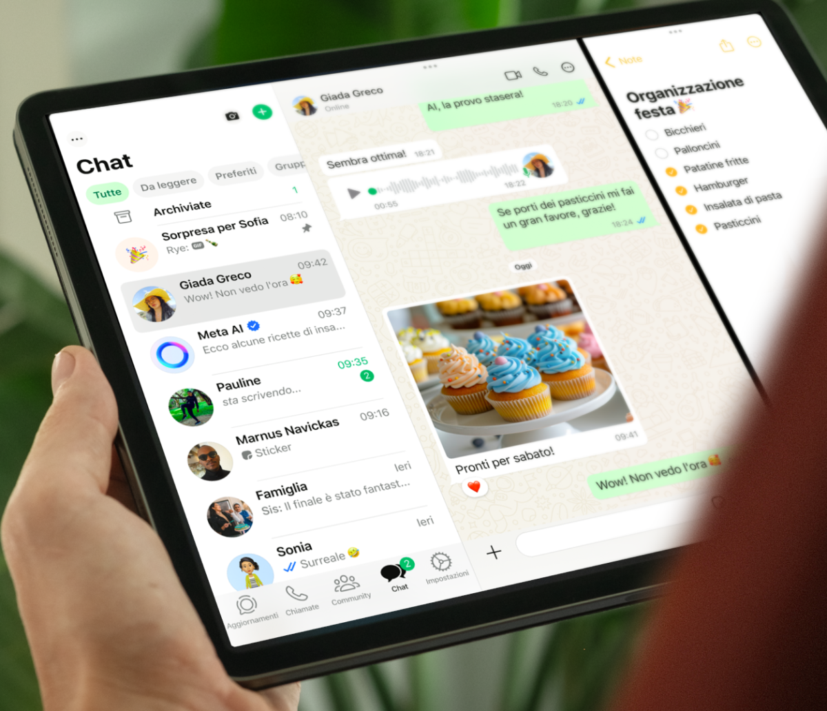 Spiare su WhatsApp è reato: cosa fare per evitare la stangata